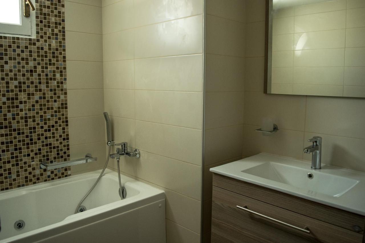 Niriides Luxury Villas Hersonissos  Exteriör bild