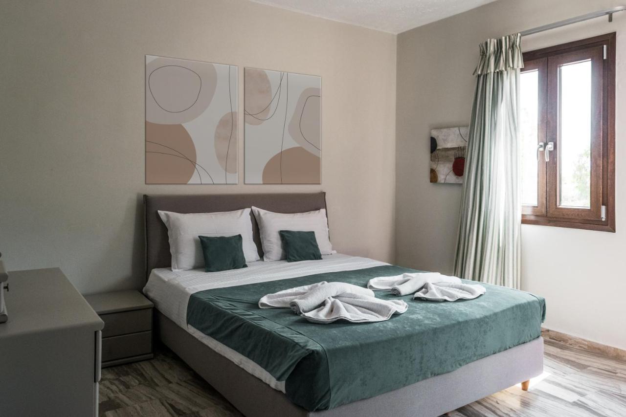 Niriides Luxury Villas Hersonissos  Exteriör bild