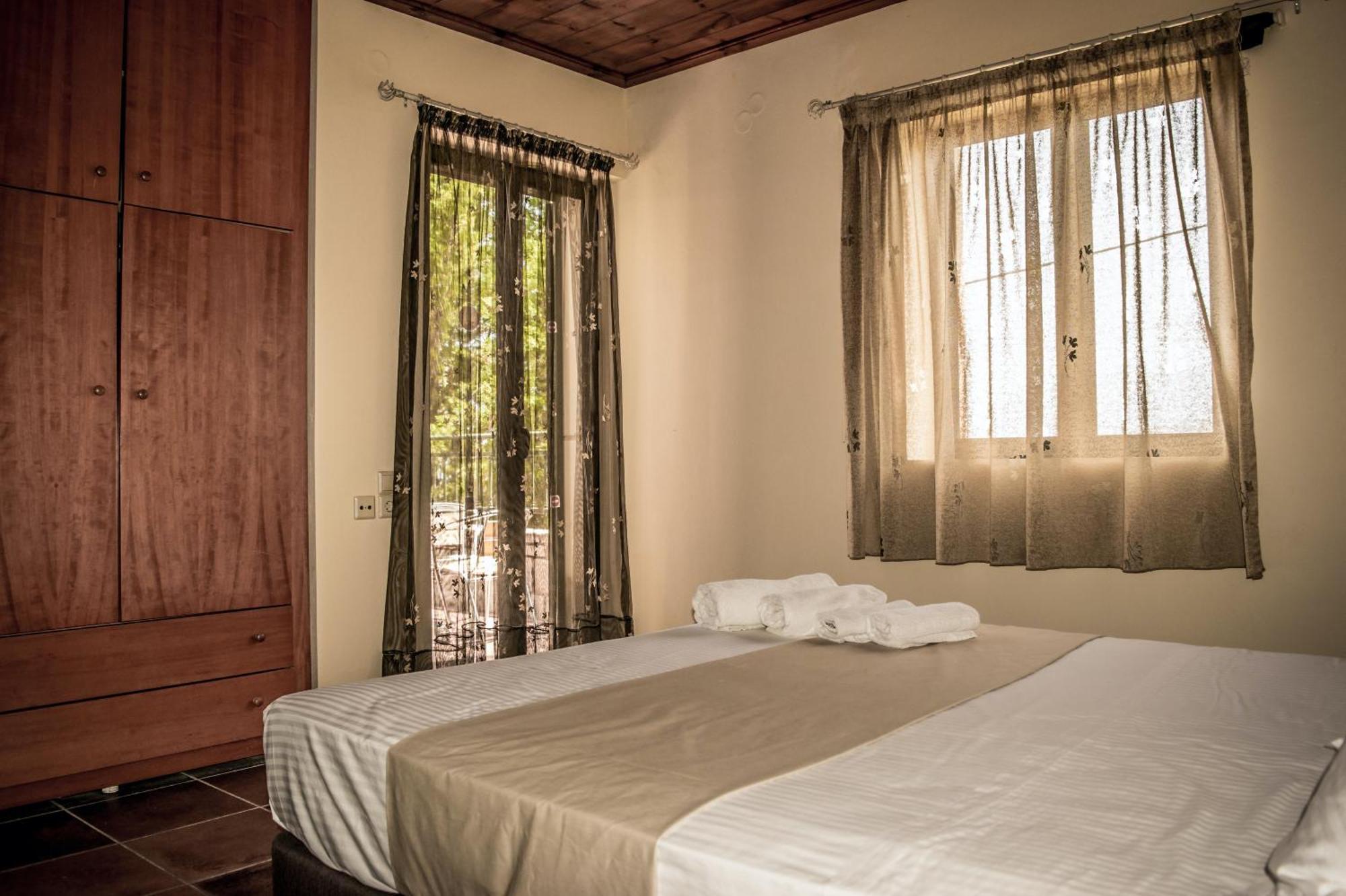 Niriides Luxury Villas Hersonissos  Exteriör bild